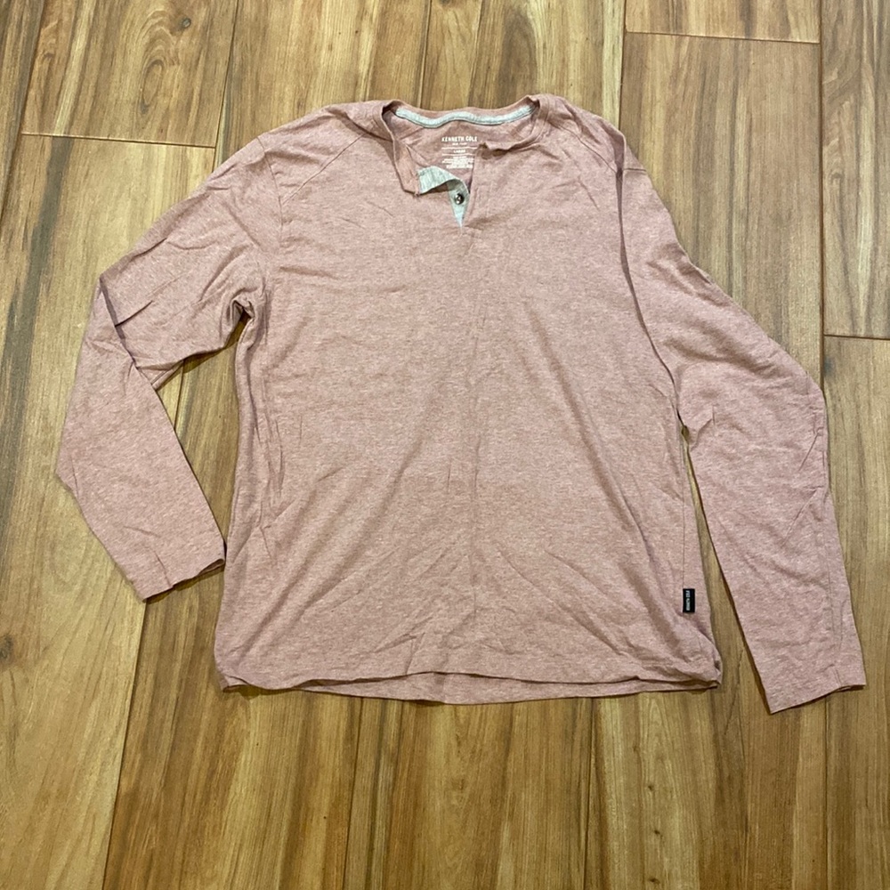 ❤️🤍💙 Like new Kenneth Cole New York heathered Henley
